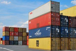 Difference between cargo and freight
